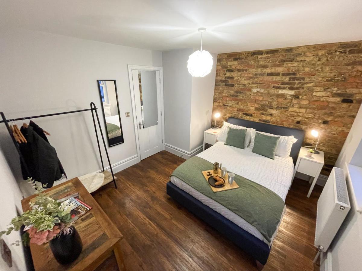 Stunning Brighton Seaside 2-Bedroom Townhouse With Patio, Sleeps 6 Экстерьер фото