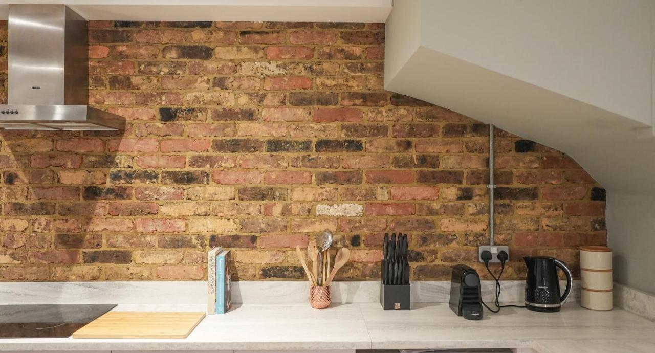 Stunning Brighton Seaside 2-Bedroom Townhouse With Patio, Sleeps 6 Экстерьер фото