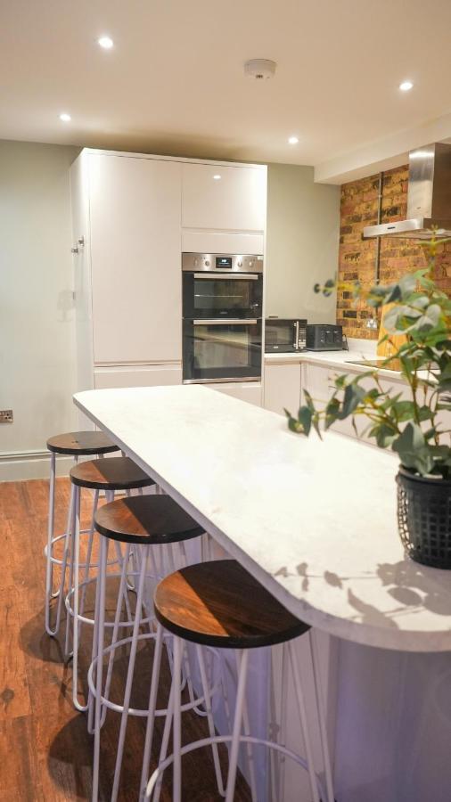 Stunning Brighton Seaside 2-Bedroom Townhouse With Patio, Sleeps 6 Экстерьер фото